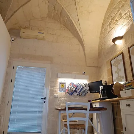 Otrantocasa